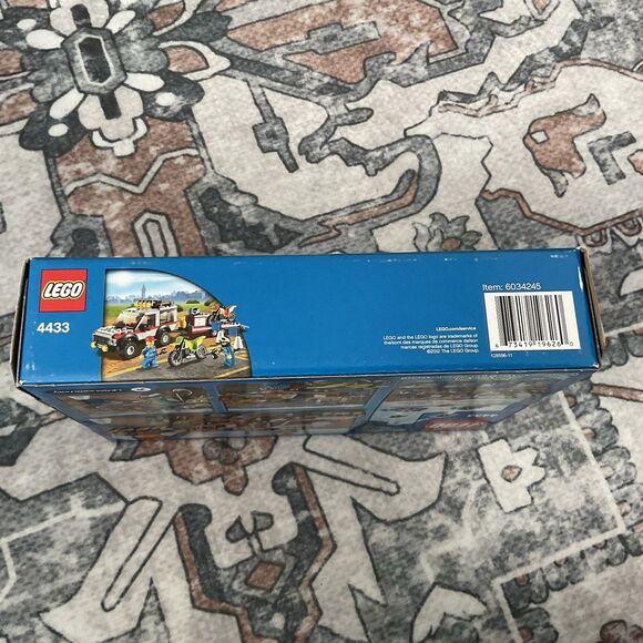 LEGO CITY: Dirt Bike Transporter (4433) Retired Sealed New - Picture 4 of 8